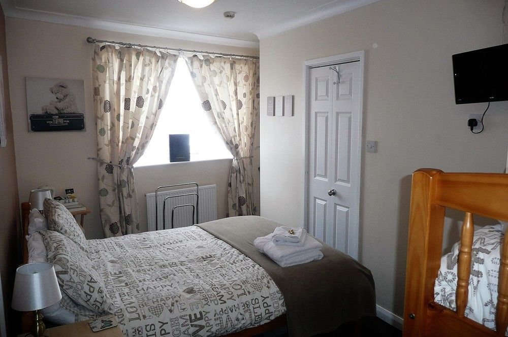 Twin Palms Guesthouse Great Yarmouth Exterior photo