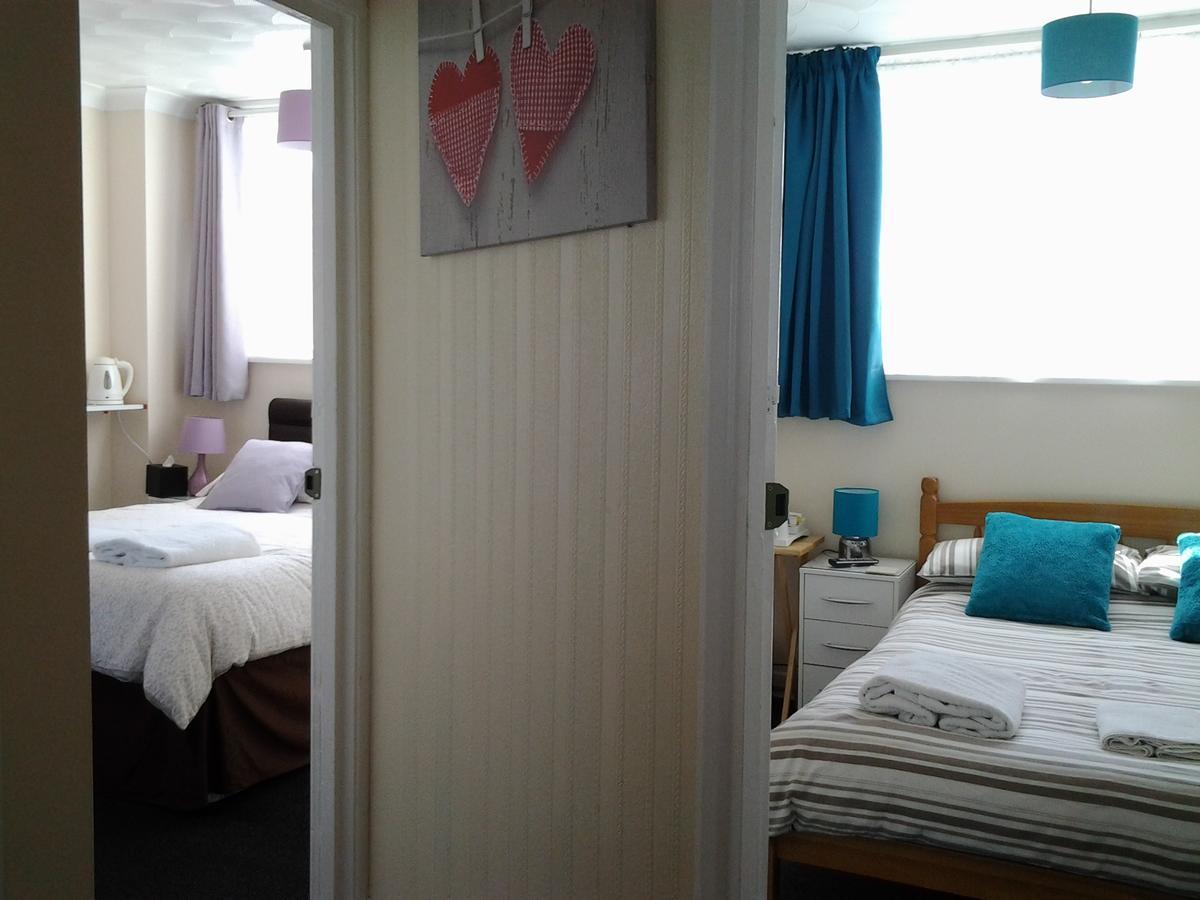 Twin Palms Guesthouse Great Yarmouth Exterior photo